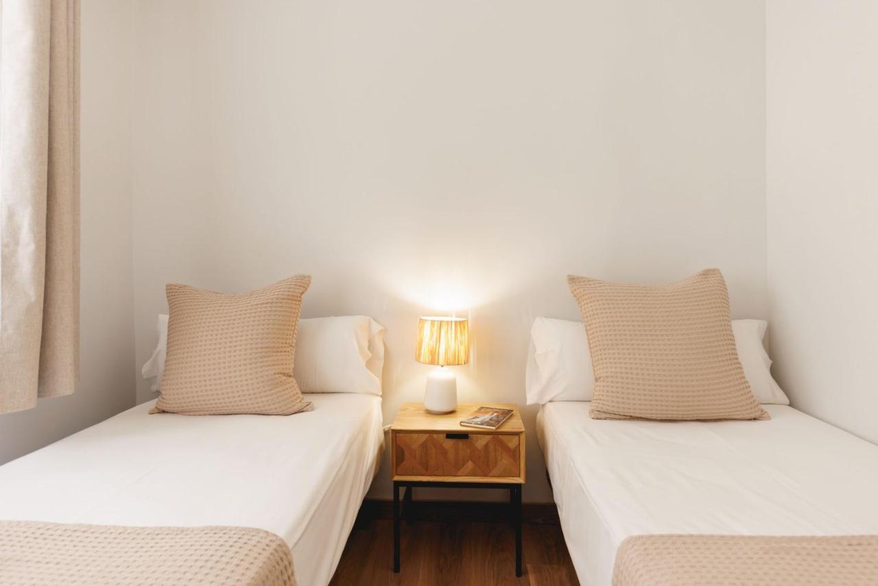 Bravissimo Figuerola, Spacious 3-Bedroom Apartment Girona Exterior photo