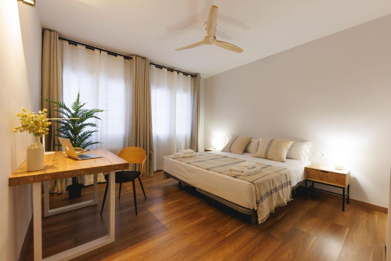 Bravissimo Figuerola, Spacious 3-Bedroom Apartment Girona Exterior photo
